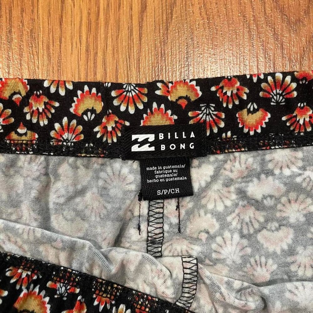 NWOT Women's Billabong Pants - Picture 2 of 3